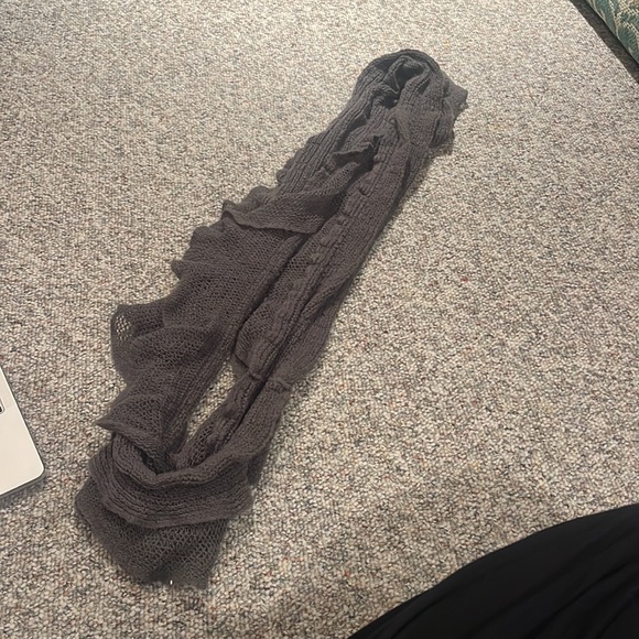 Grey Ruffle Scarf - Picture 3 of 3